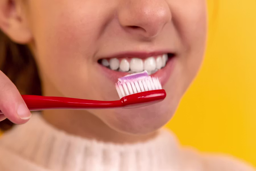 Pulizia professionale dei denti in studio — Studio Dentistico Zaccarelli